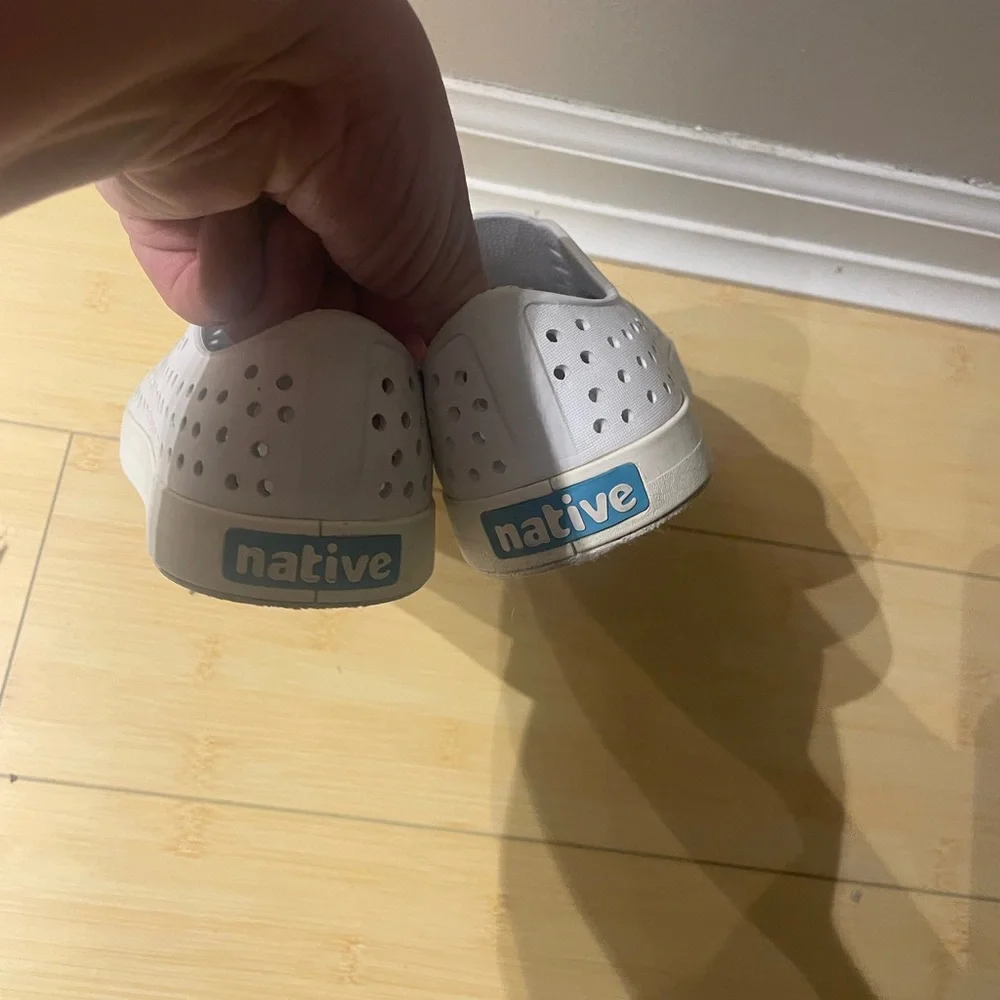 Native Jefferson Kids Water Shoes - White size J5